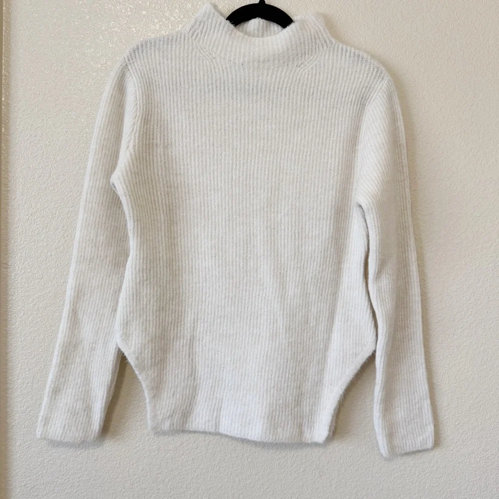 MNG Mock Neck Cream Sweater Sz‎ L